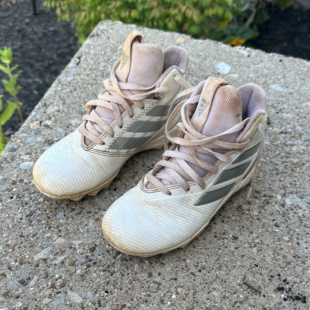 Adidas white soccer cleats size 1Y